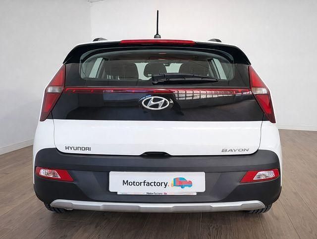 Usado Hyundai Bayon 84 CV (61 kW) 2021 Blanco SUV