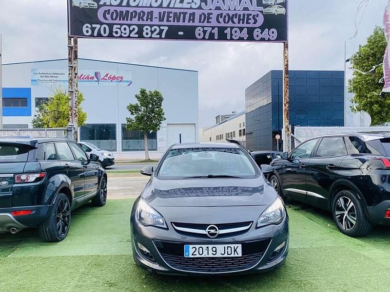 Usado Opel Astra Selective 116 CV (85 kW) 2015 Gris Utilitario
