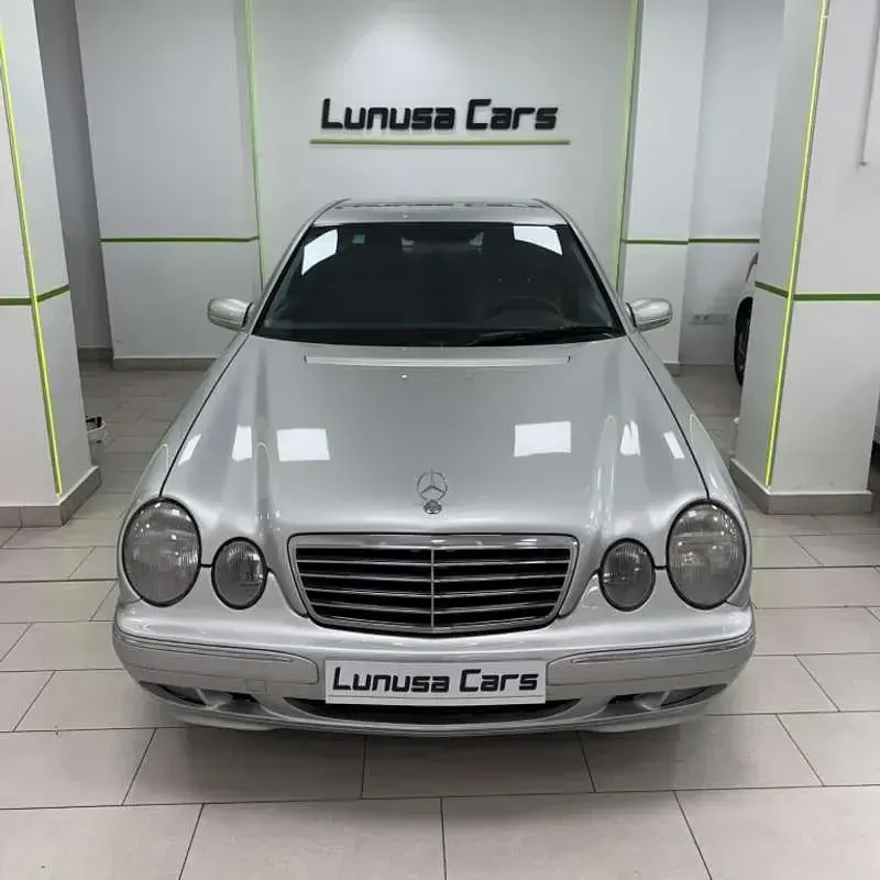 Usado Mercedes E240 Elegance 170 CV (125 kW) 1999 Berlina