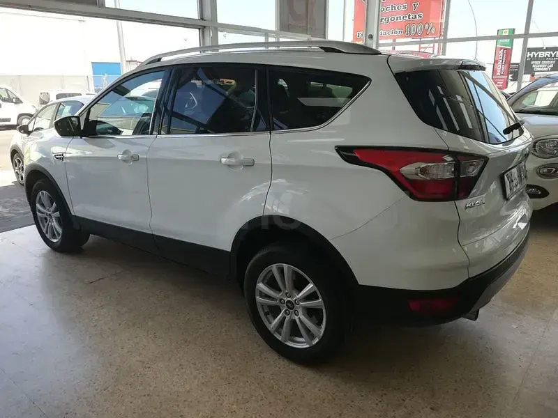 Usado Ford Kuga Titanium 120 CV (88 kW) 2018 Blanco SUV
