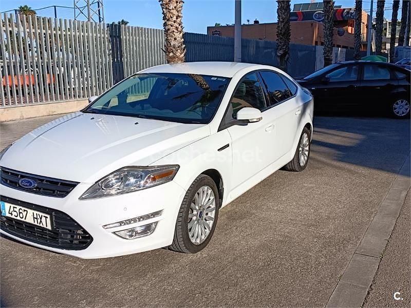 Usado Ford Mondeo Limited 115 CV (84 kW) 2014 Blanco Berlina