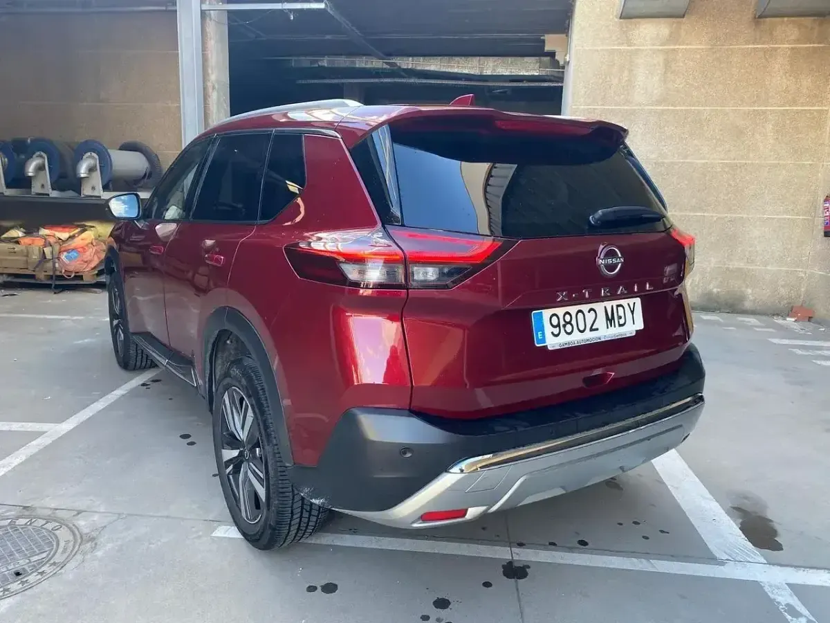 Usado Nissan X-Trail Tekna 163 CV (119 kW) 2023 Rojo SUV