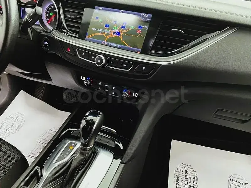 Usado Opel Insignia Excellence 136 CV (100 kW) 2018 Gris / plata Familiar