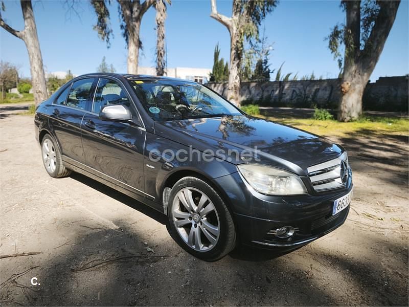Usado Mercedes C200 Avantgarde 163 CV (119 kW) 2008 Gris / plata Berlina