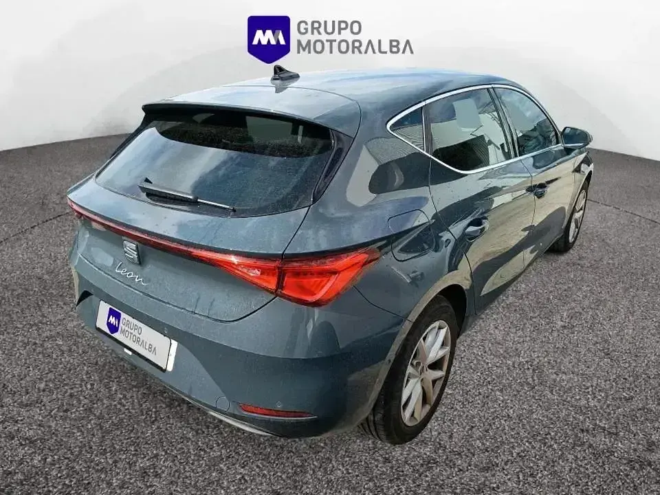 Begagnad Seat Leon Style 116 HK (85 kW) 2025 Grå Sedan