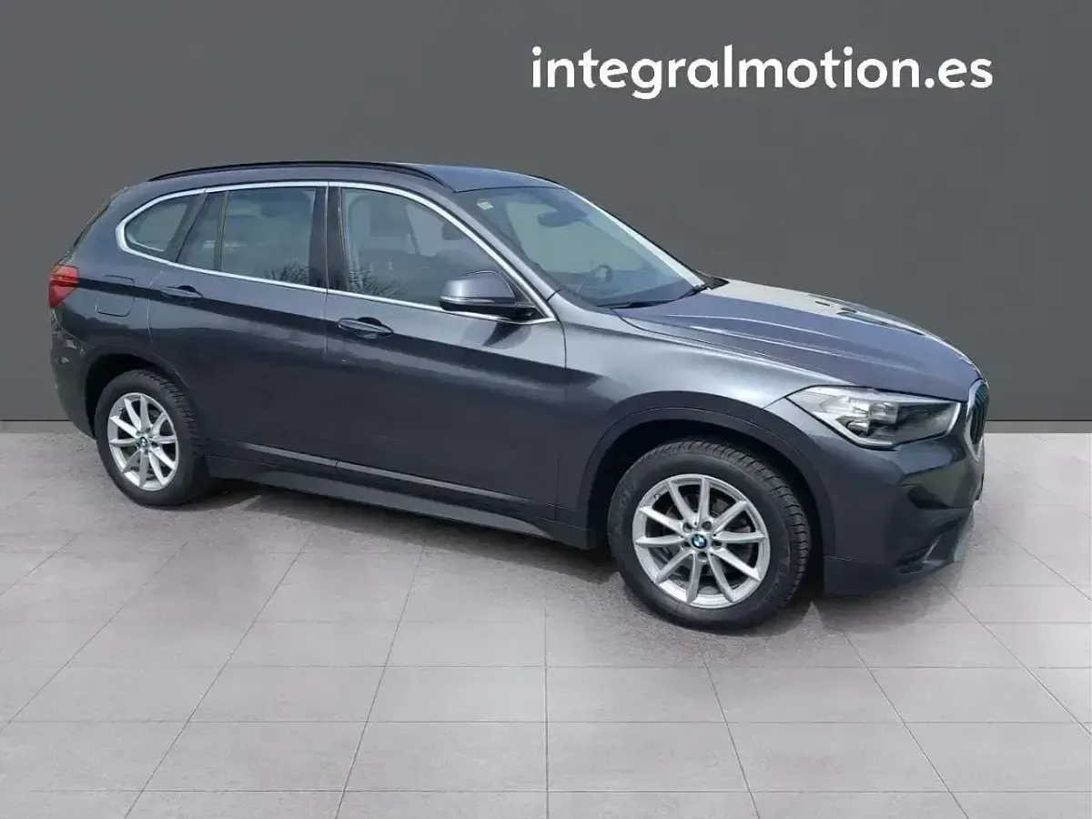 Używany BMW X1 115 KM (84 kW) 2021 Szary SUV