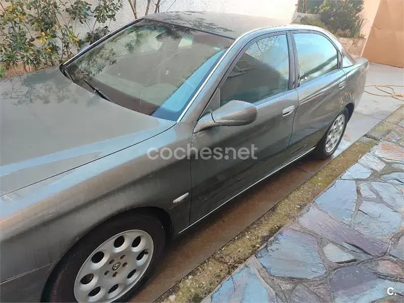 Usado Alfa Romeo 166 226 CV (166 kW) 1999 Gris / plata Berlina