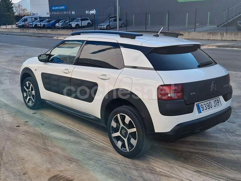 Usado Citroën C4 Feel 100 CV (73 kW) 2016 Blanco Berlina