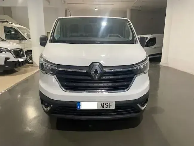 Usado Renault Trafic 131 CV (96 kW) 2024 Blanco Monovolumen