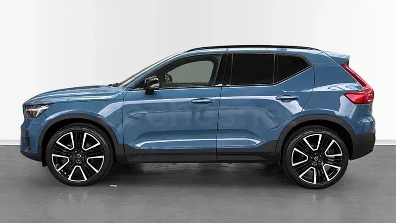 Usado Volvo XC40 Ultra 197 CV (144 kW) 2024 Azul SUV