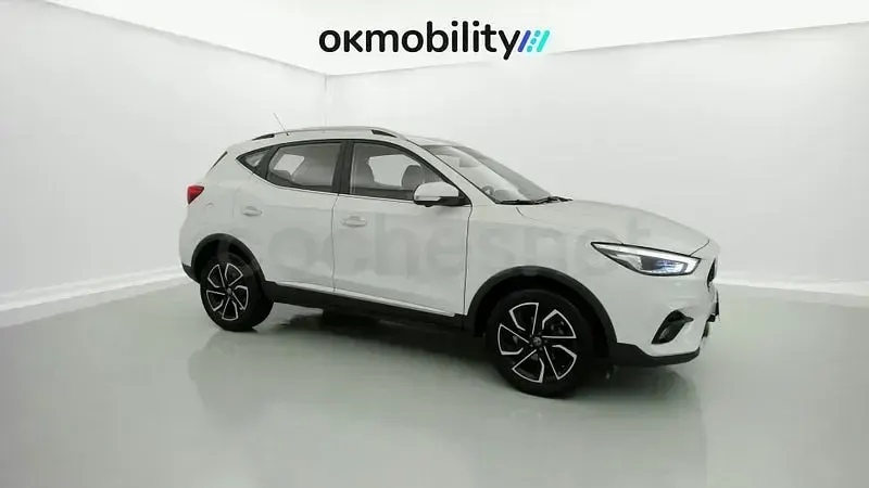Usado MG ZS Luxury 111 CV (81 kW) 2023 Blanco SUV