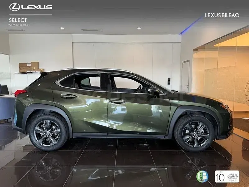 Usado Lexus UX Business Edition 184 CV (135 kW) 2022 Verde SUV