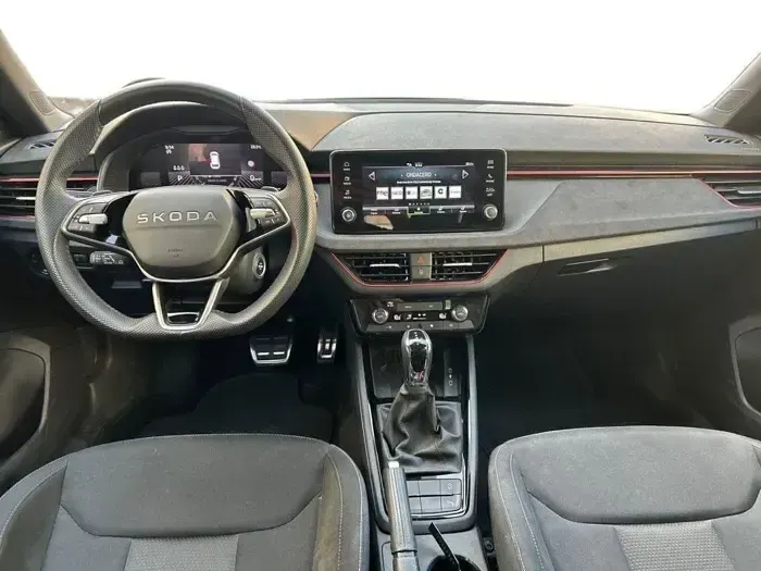 Usado Skoda Kamiq 115 CV (84 kW) 2025 Rojo SUV