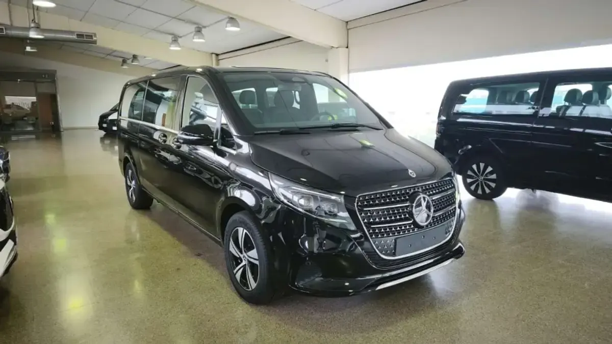 Nuevo Mercedes V250 Avantgarde 190 CV (139 kW) 2026 Negro Monovolumen