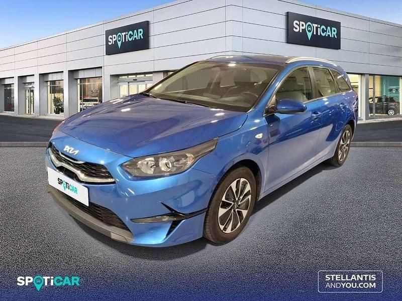 Usado Kia Ceed 101 CV (74 kW) 2025 Azul Utilitario