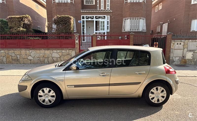 Beige Usado 2006 Renault Mégane II Authentique Berlina | 2500 € (Precio justo) - Imagen 1/2
