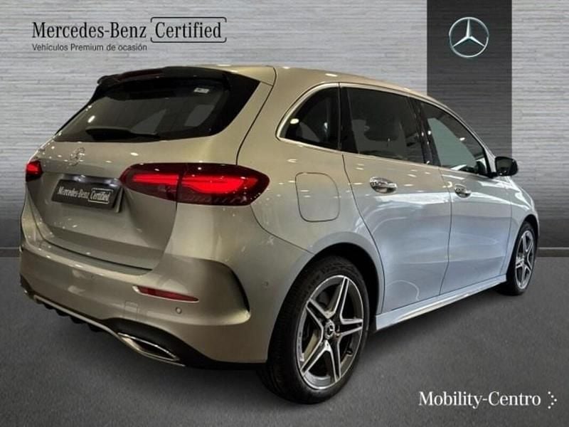 Usado Mercedes B250 163 CV (119 kW) 2025 Plata hightech Monovolumen
