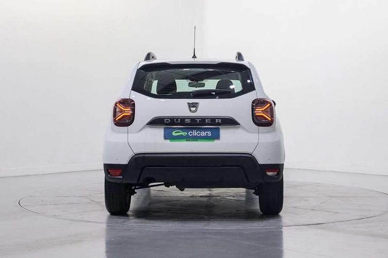 Usado Dacia Duster Comfort 116 CV (85 kW) 2021 Blanco SUV
