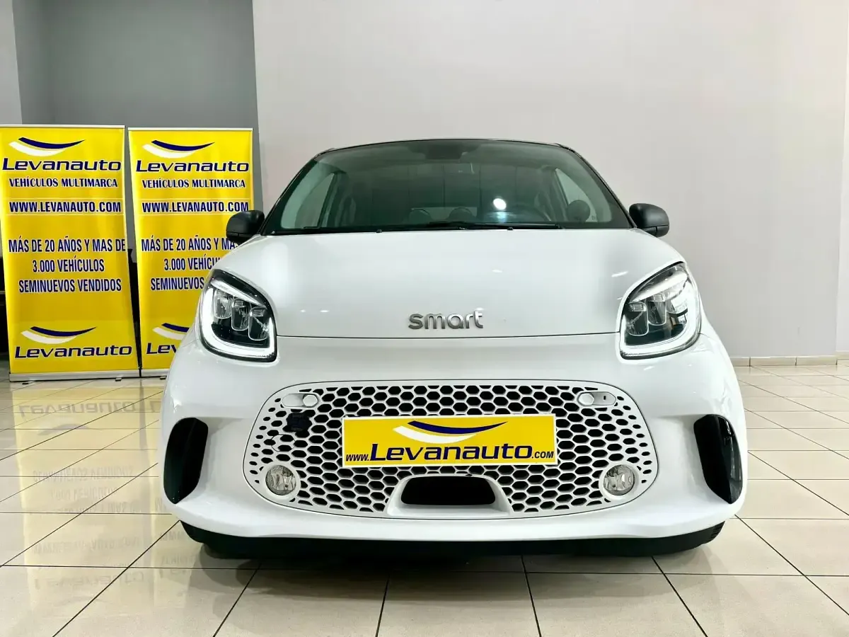 Usado Smart ForFour Electric Drive Passion 60 kW (82 CV) 2020 Blanco Utilitario