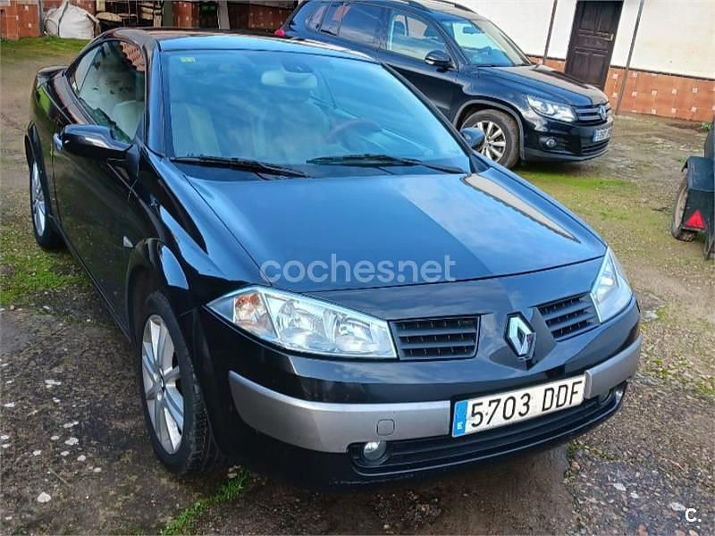 Usado Renault Mégane Cabriolet Privilege 120 CV (88 kW) 2004 Negro Descapotable