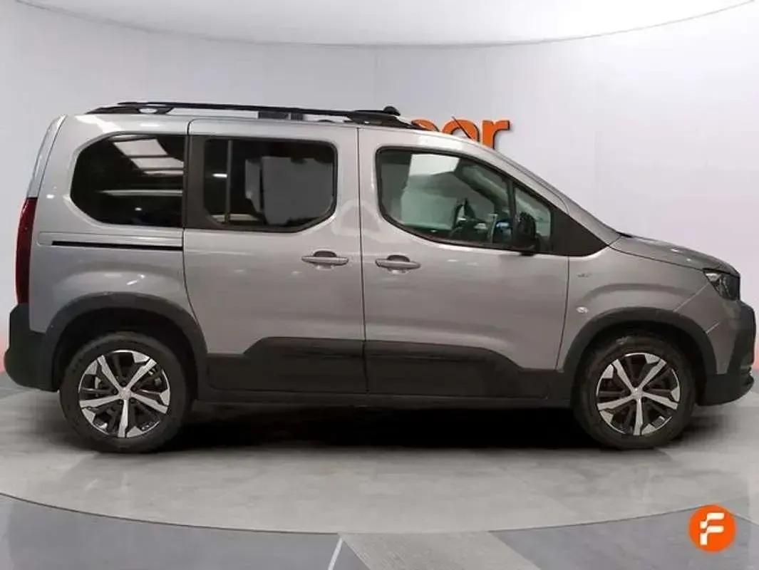 Usado Peugeot Rifter GT 131 CV (96 kW) 2023 Gris Monovolumen