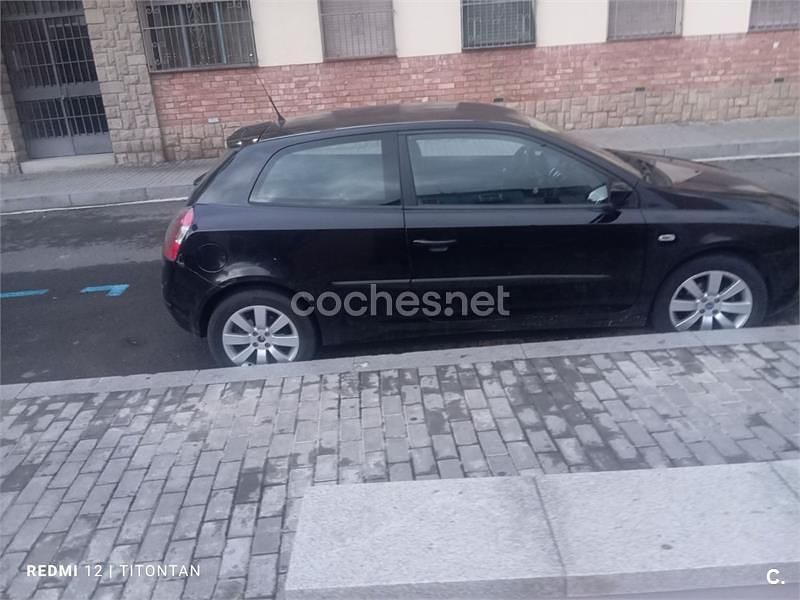 Usado Fiat Stilo 95 CV (69 kW) 2007 Negro Berlina
