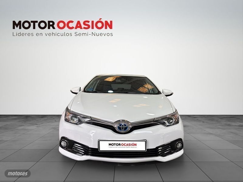 Usado Toyota Auris Hybrid Active 140 CV (102 kW) 2018 Blanco
