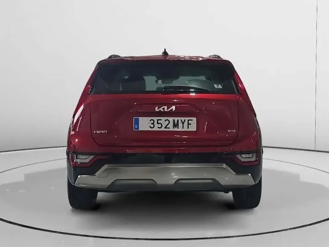 Usado Kia Niro 131 CV (96 kW) 2025 Rojo SUV