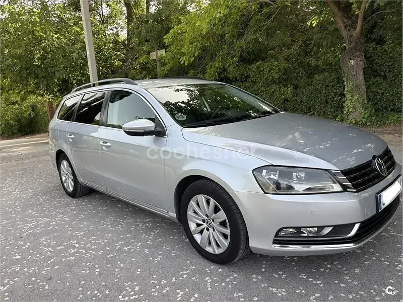 Usado VW Passat Advance 140 CV (102 kW) 2011 Gris / plata Familiar