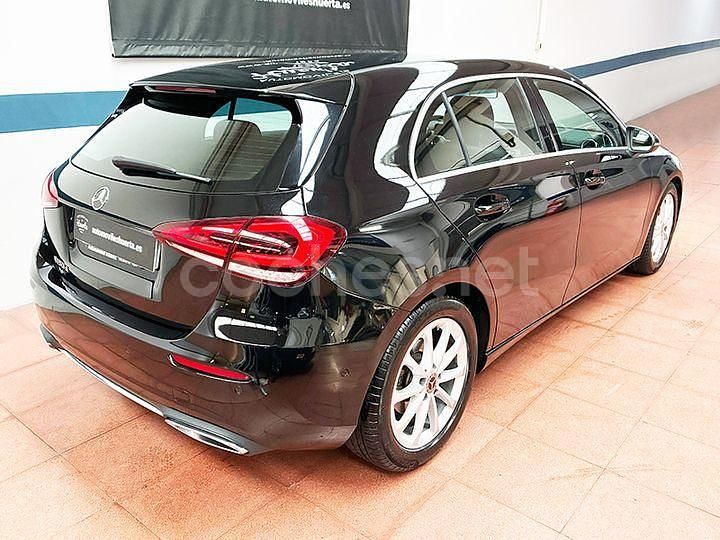 Usado Mercedes A180 116 CV (85 kW) 2019 Negro Berlina