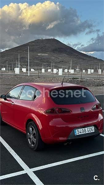 Usado Seat Leon Ecomotive 105 CV (77 kW) 2008 Rojo Utilitario