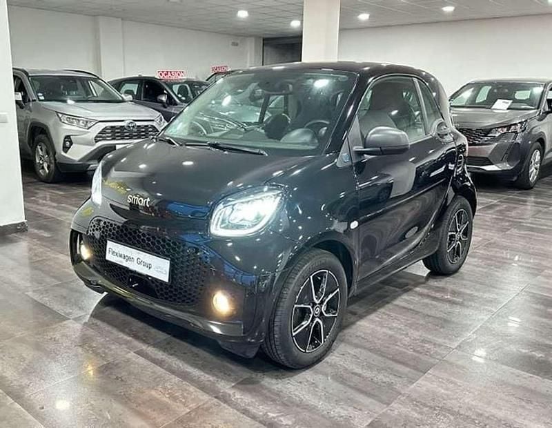 Usado Smart ForTwo Coupé 60 kW (82 CV) 2022 Negro Utilitario