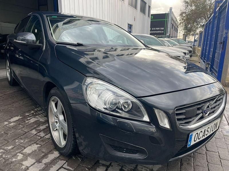 Usado Volvo S60 Momentum 163 CV (119 kW) 2011 Negro Berlina