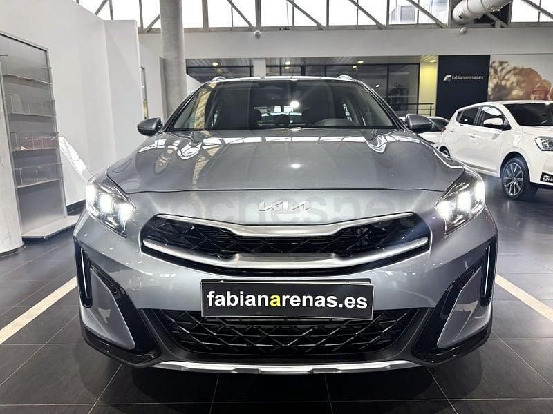 Usado Kia XCeed 100 CV (73 kW) 2024 Gris / plata SUV