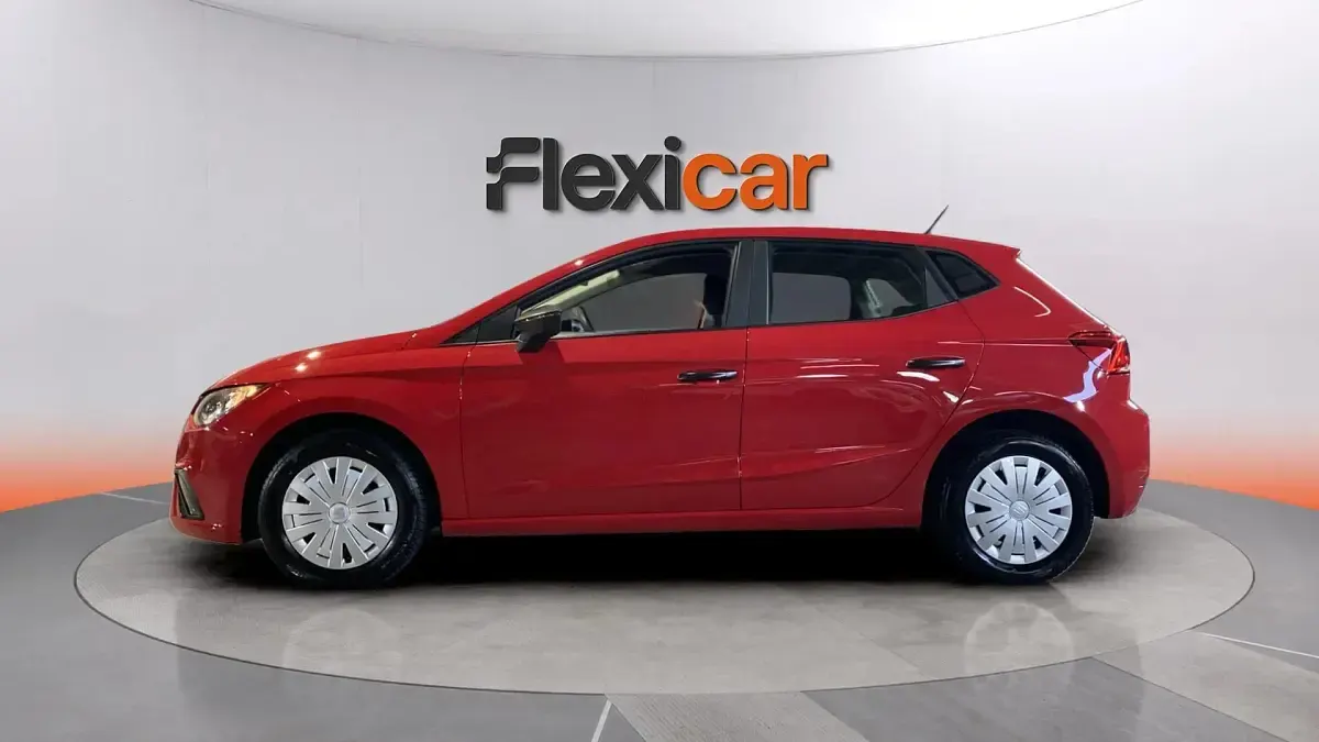 Usado Seat Ibiza Reference 95 CV (69 kW) 2021 Rojo Utilitario
