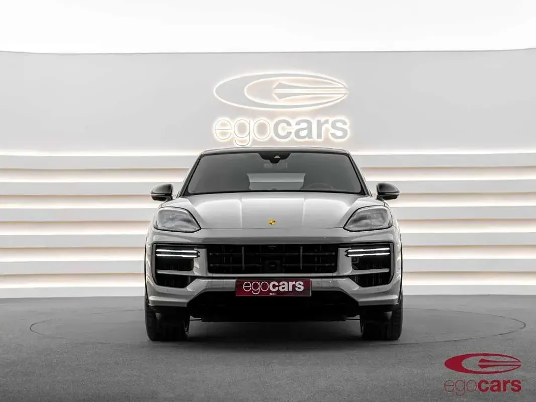 Usado Porsche Cayenne Turbo E-Hybrid 740 CV (544 kW) 2025 Gris SUV