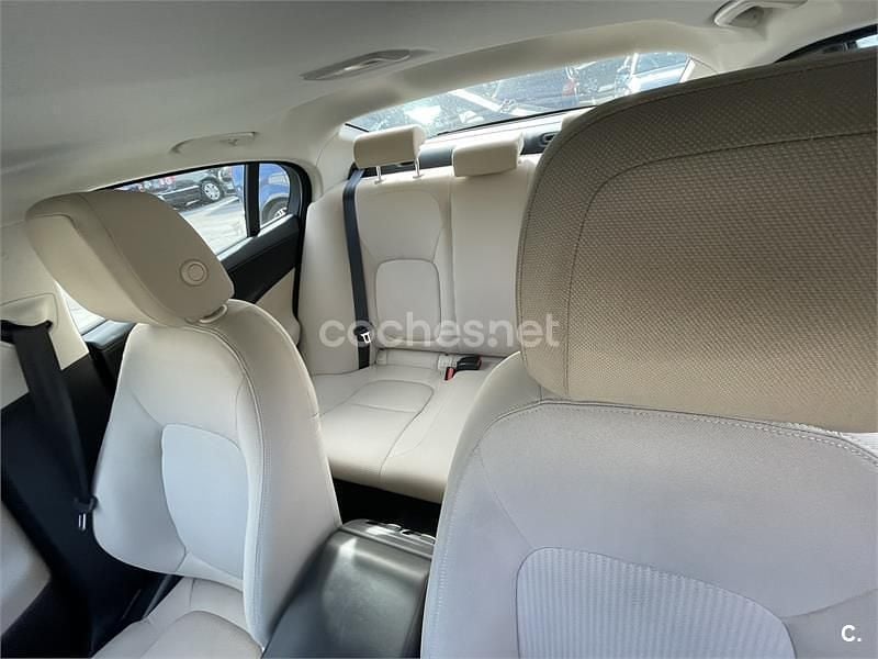 Usado Jaguar XE Prestige 240 CV (176 kW) 2018 Negro Berlina