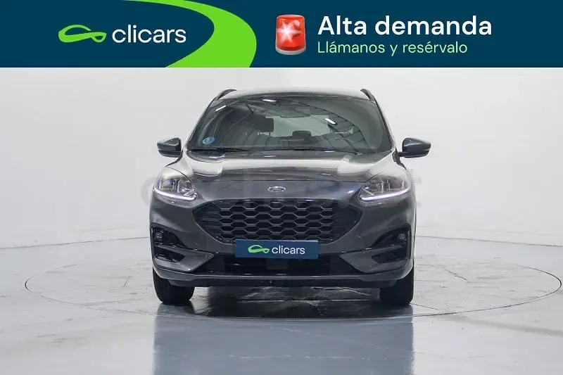 Usado Ford Kuga ST-Line 191 CV (140 kW) 2024 Gris / plata SUV