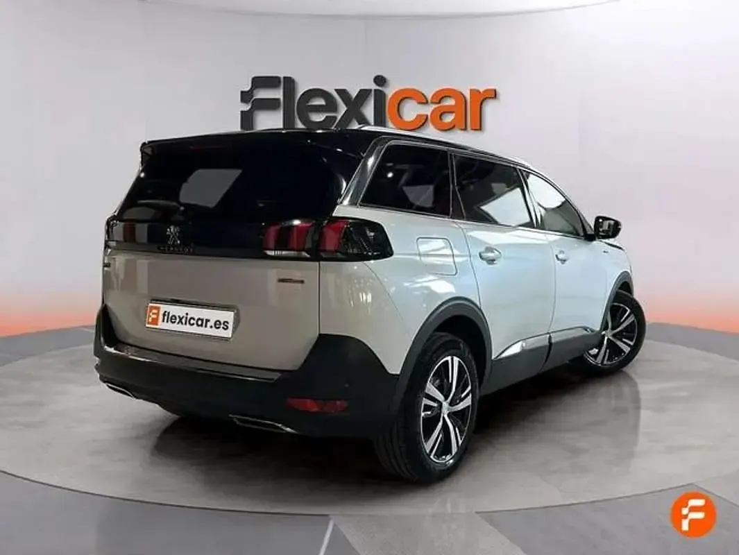 Usado Peugeot 5008 GT-line 165 CV (121 kW) 2018 Blanco SUV