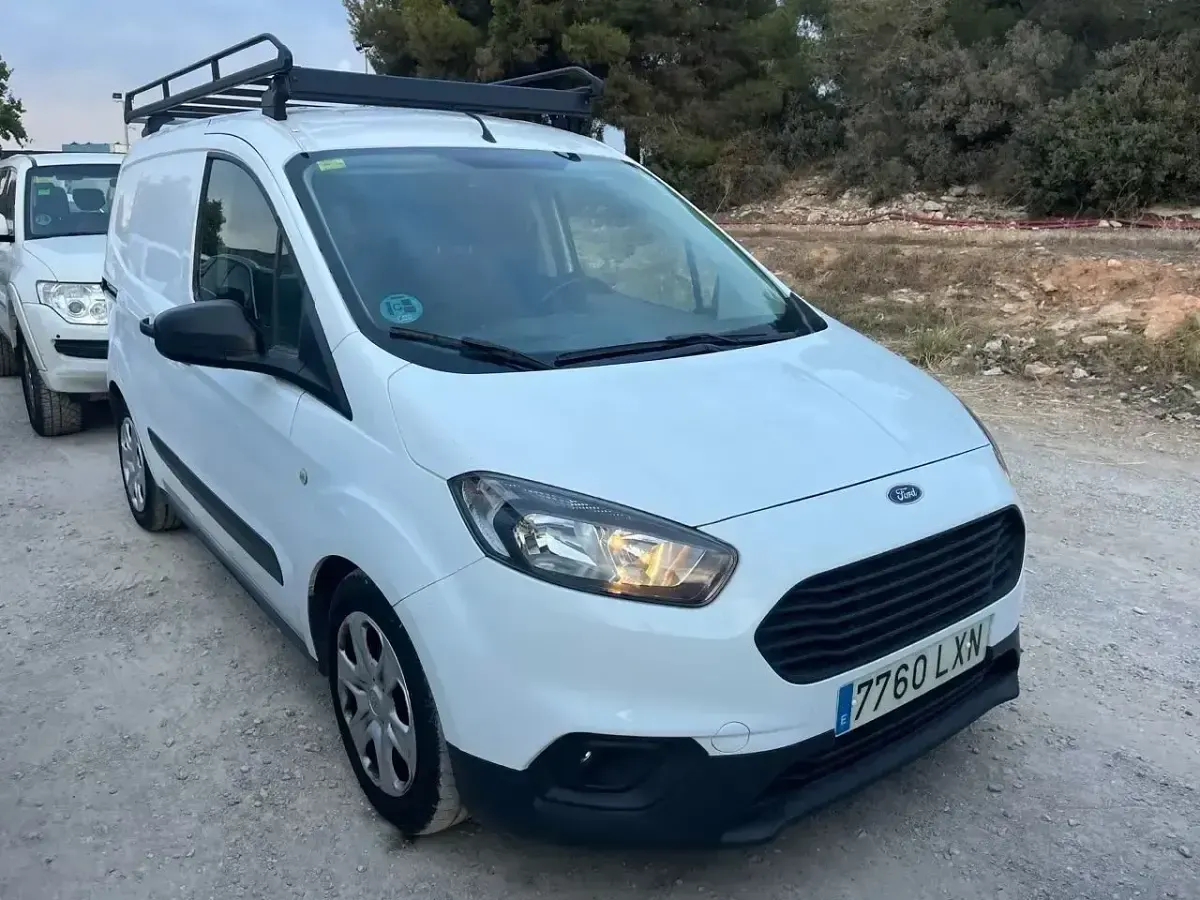 Usado Ford Transit Courier Trend 101 CV (74 kW) 2022 Blanco Van