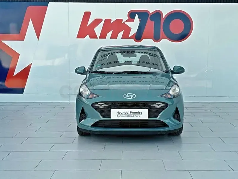Usado Hyundai i10 63 CV (46 kW) 2024 Verde Utilitario