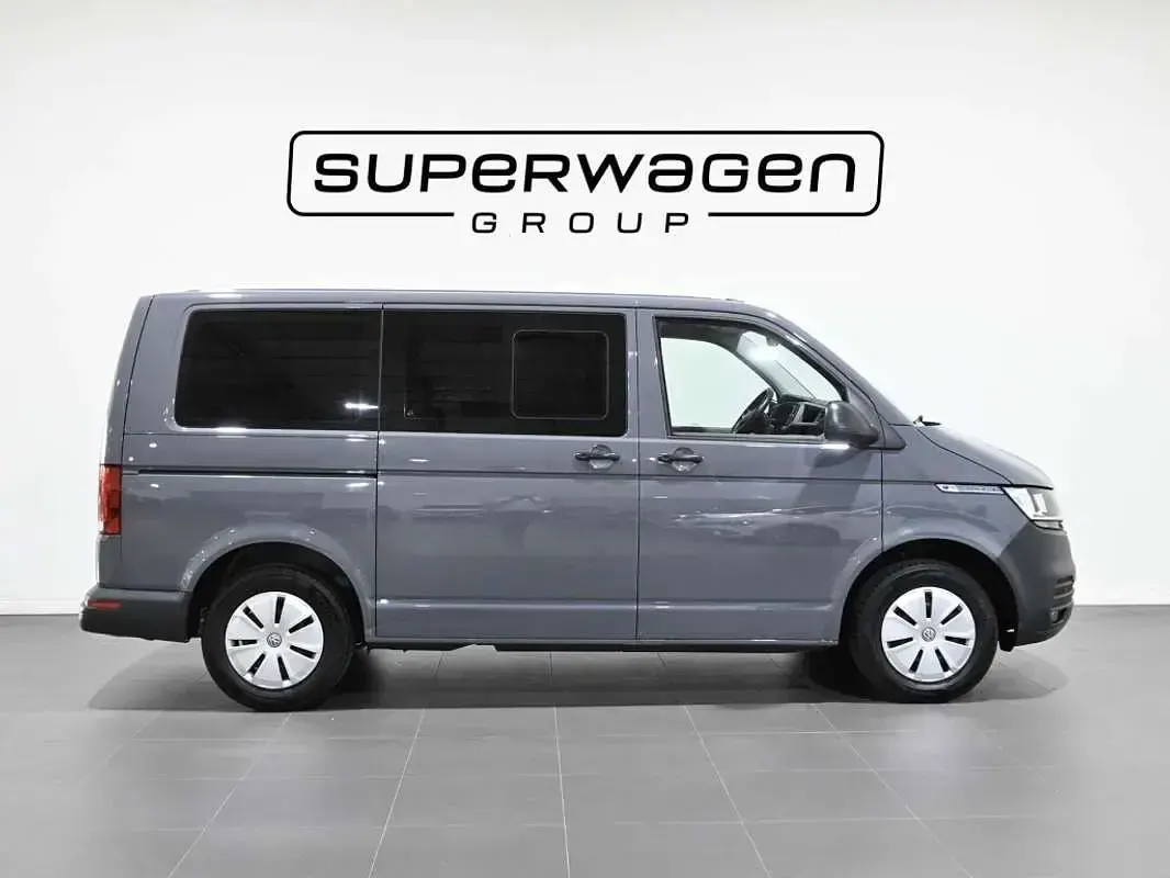 Usado VW Caravelle 110 CV (80 kW) 2022 Gris Van