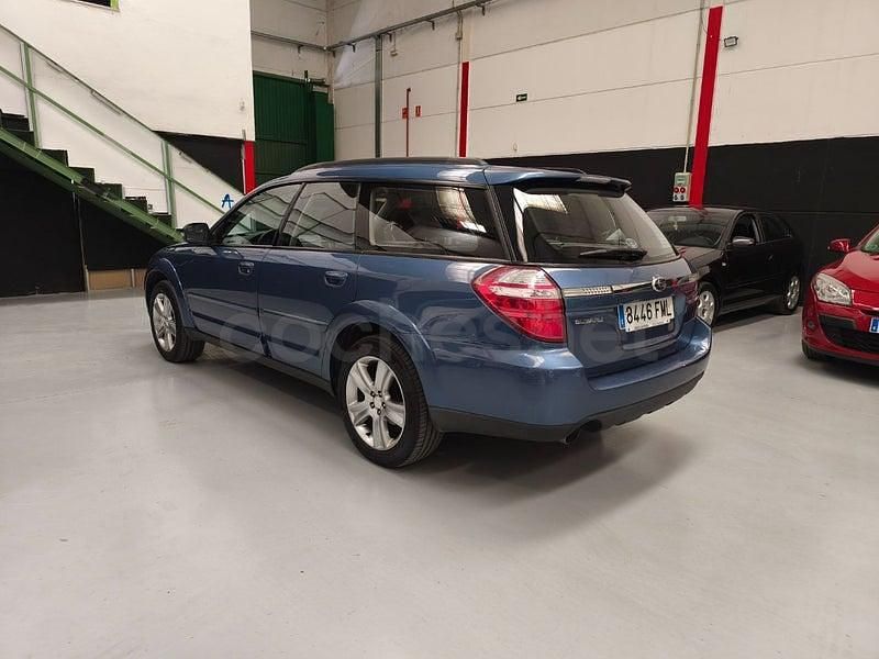 Usado Subaru Outback 165 CV (121 kW) 2007 Azul Familiar
