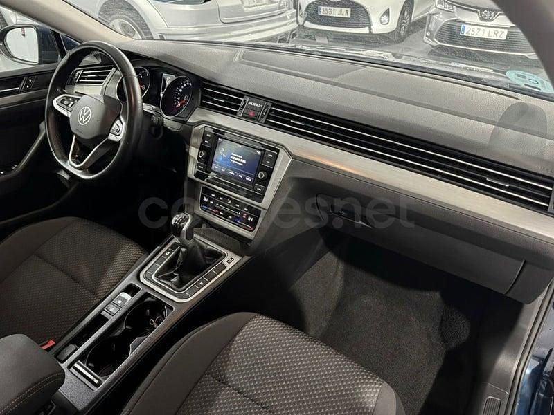 Usado VW Passat Business 150 CV (110 kW) 2020 Azul Berlina