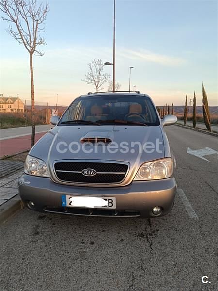 Usado Kia Carnival LX 144 CV (105 kW) 2006 Gris / plata Monovolumen