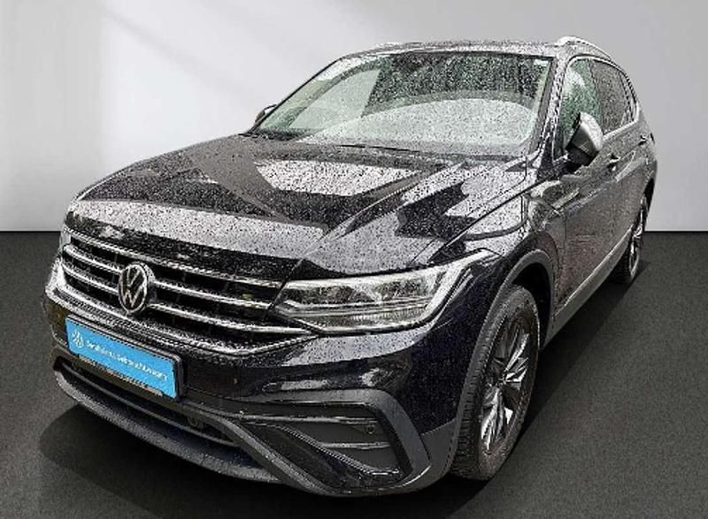 Negro Usado 2023 VW Tiguan Allspace Life SUV | 46.500 € - Imagen 1/3