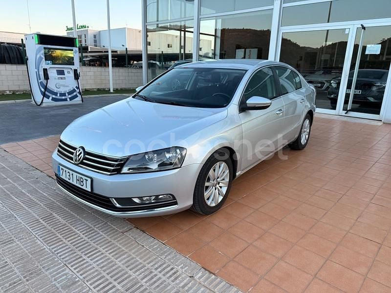 Usado VW Passat Edition 140 CV (102 kW) 2011 Gris / plata Berlina