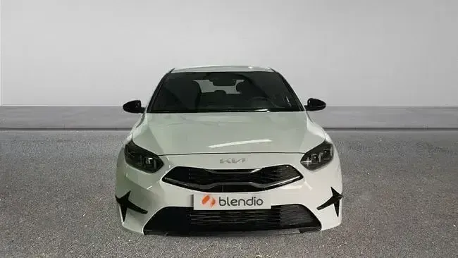 Usado Kia Ceed Style 100 CV (73 kW) 2024 Blanco Utilitario
