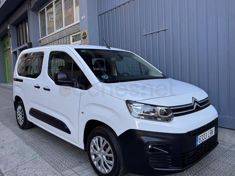 Usado Citroën Berlingo Feel 102 CV (75 kW) 2021 Blanco Monovolumen