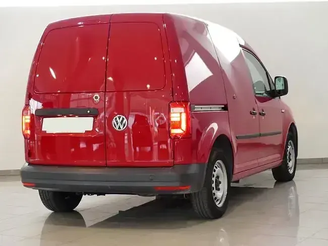 Usado VW Caddy Edition 102 CV (75 kW) 2020 Rojo Monovolumen